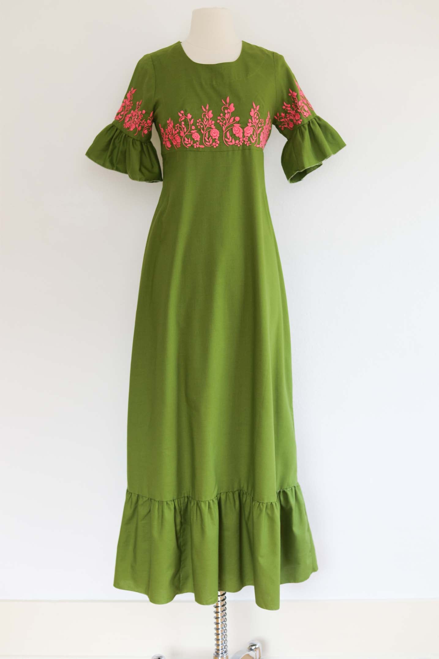 Vintage 1960s to 1970s Maxi Dress - Vibrant Olive Green Cotton Blend + Hot Pink Embroidery Mexican Gown Kaftan Size XS to S