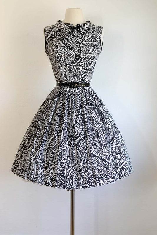 Vintage 1950s to 1960s Sundress - Cutie-Pie Black White Paisley Print Cotton w Buttons + Bow Dress Size XS to S