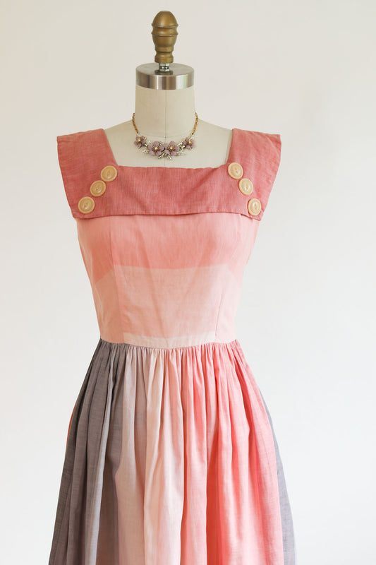 Vintage 1940s Dress - DARLING Doris Dodson Junior Cotton Chambray Frock in Ombre Sunset Pink Grey Orange Size XS to S