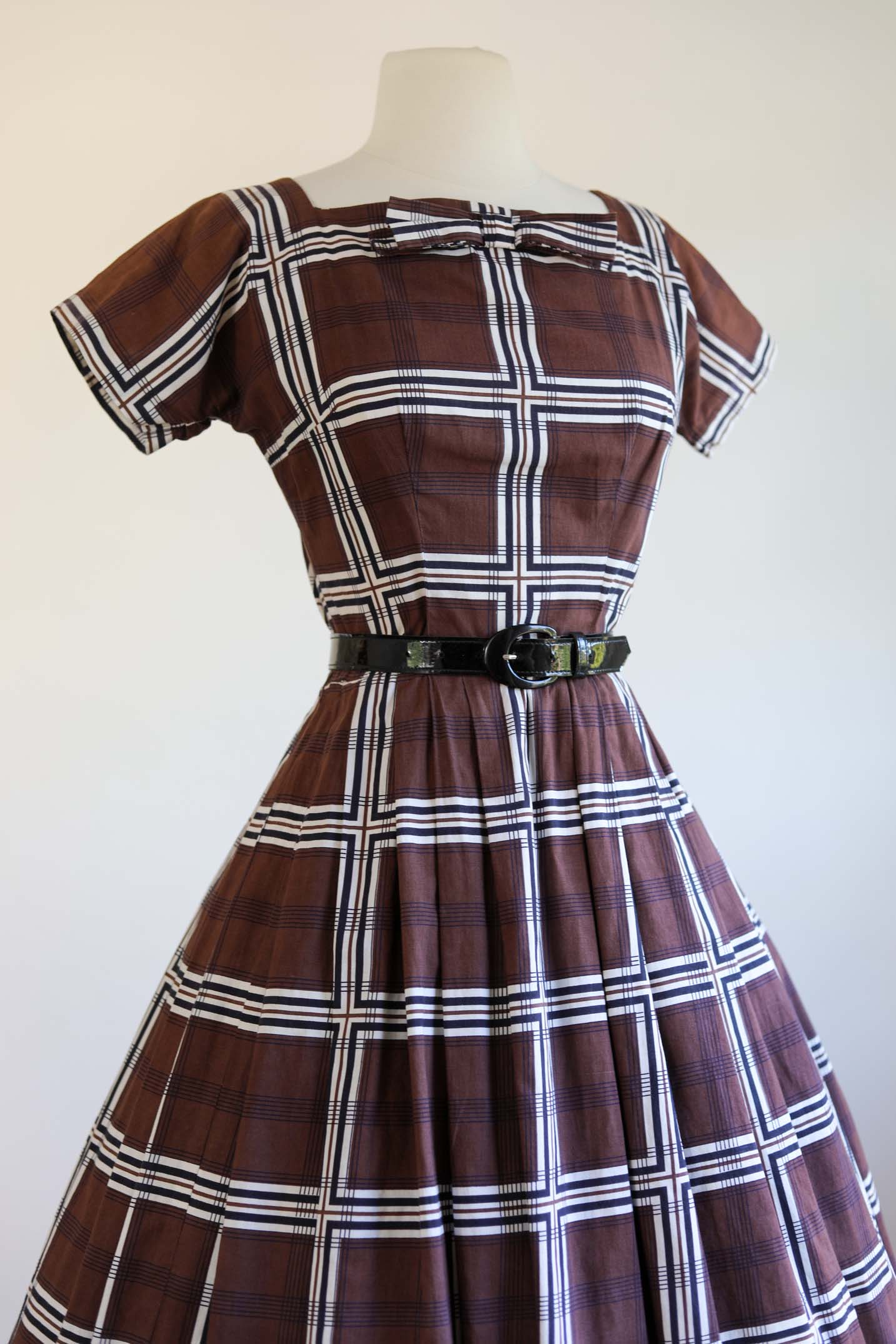 Vintage 1950s Party Dress - Smart Espresso Black White Plaid Cotton w Bowtie Dress Size XS to S