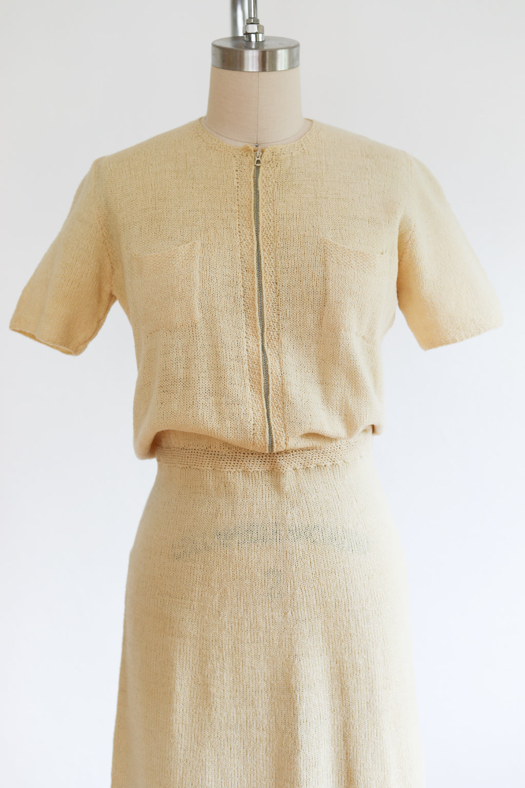 Vintage 1930s Knit Dress - Super Sweetie-Pie Hand-Made Knitwear Dress w Bell Pull Front Metal Zipper Size XS to M