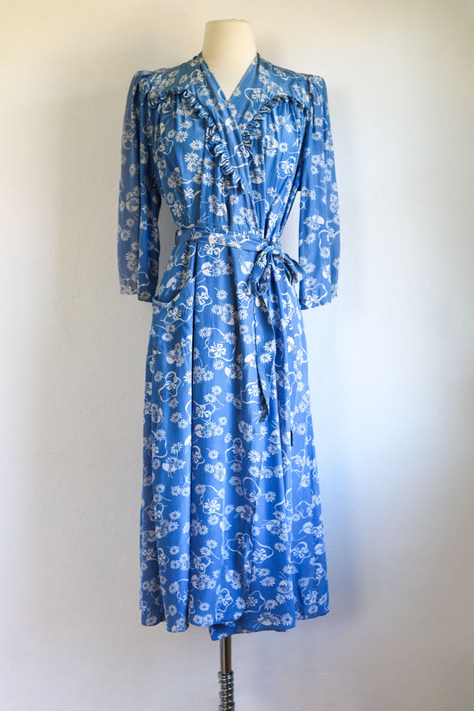 Vintage 1940s Dressing Gown - Cold Rayon Delphite Blue Novelty Print Lingerie Wrap Hostess House Coat Size M to XL