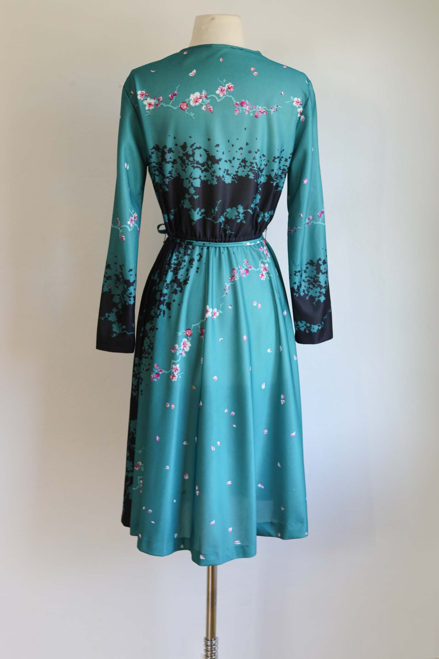 Vintage 1970s Cherry Print Dress - Lush Saturated Teal Black Pink Floral Jersey Dress Size M to L