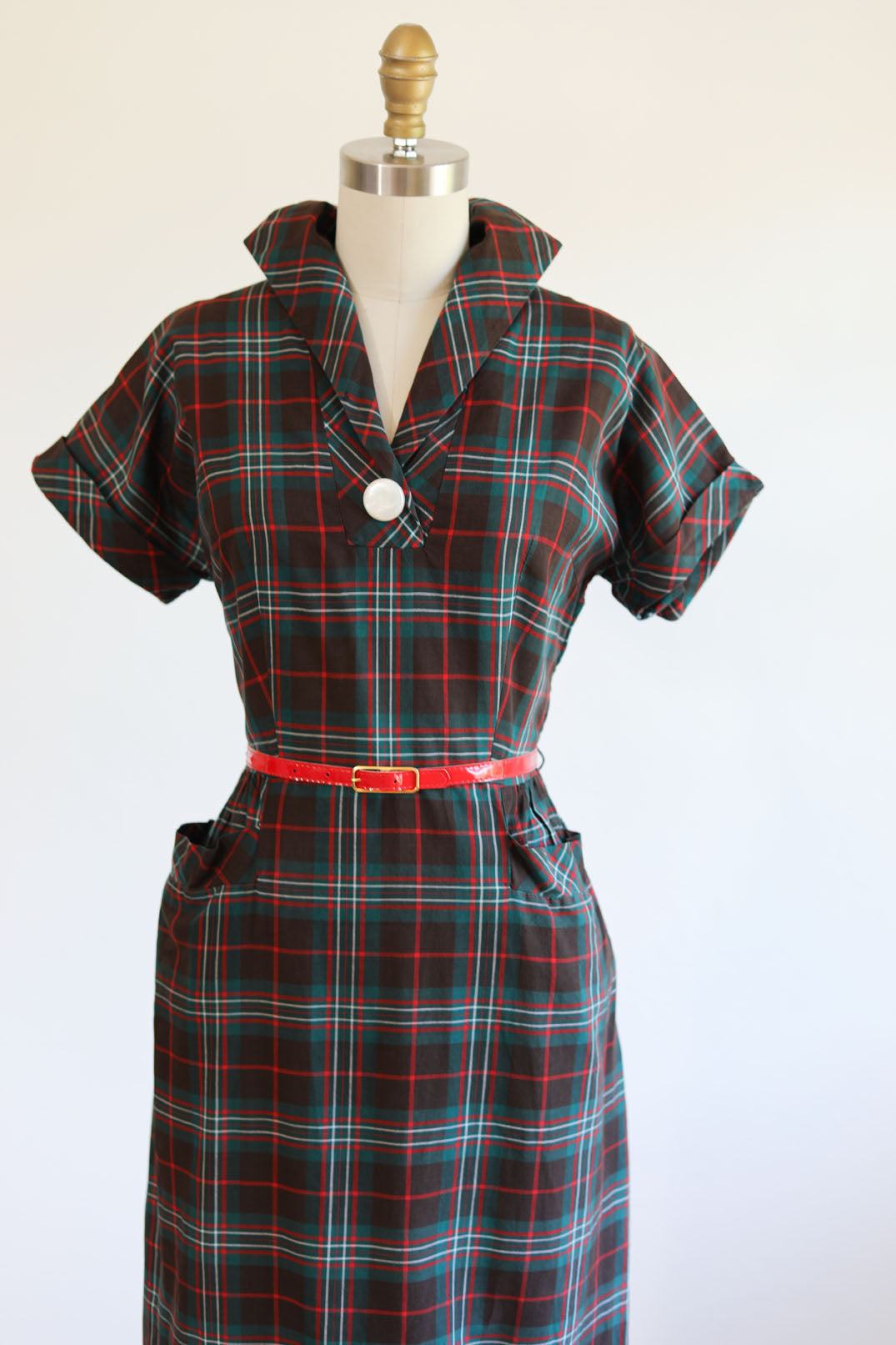 Vintage 1950s Dress - PERT + SASSY Pine Green Cocoa Cherry Tartan Plaid Wiggle Cotton w Hip Pockets Size M