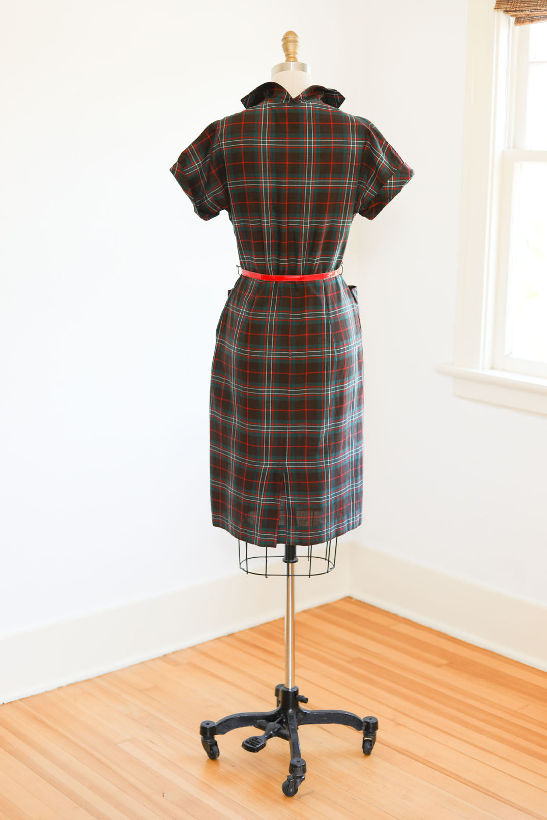 Vintage 1950s Dress - PERT + SASSY Pine Green Cocoa Cherry Tartan Plaid Wiggle Cotton w Hip Pockets Size M