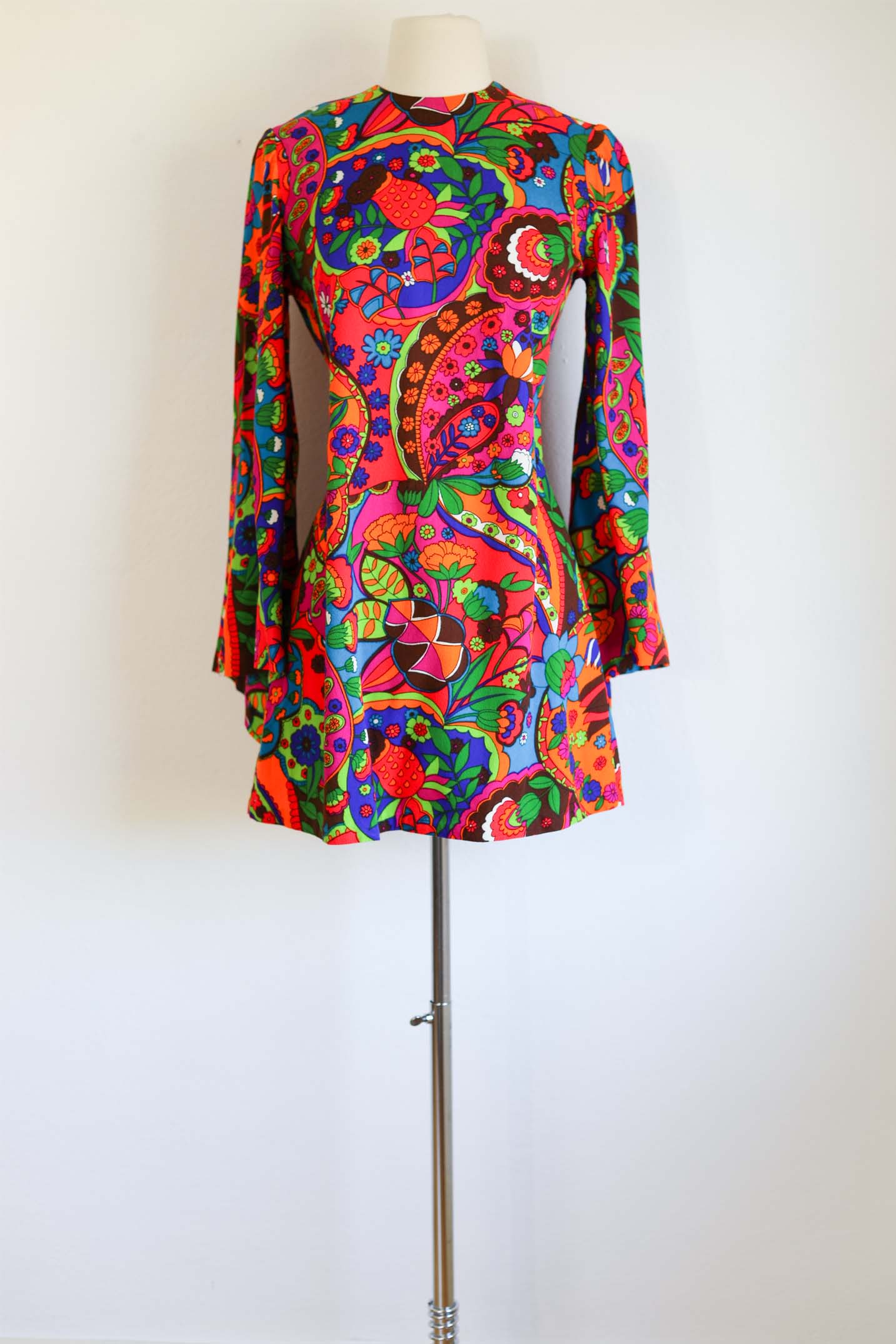 Vintage 1960s Mini Dress - Vibrant Psychedelic Acid Neon Barkcloth Mod Dolly w Angel Bell Sleeves Size S