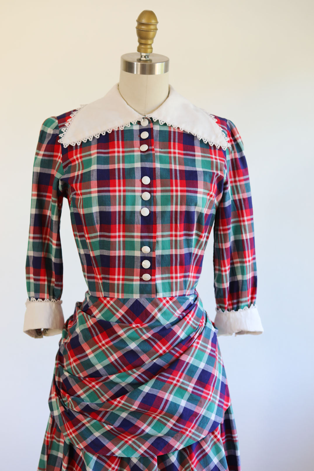 Vintage 1930s Dress - DARLING Red Blue Green Plaid Beauty w Dagger Collar + Optional Bustle Butt Size XS - S