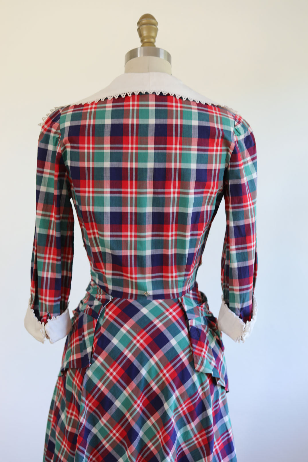 Vintage 1930s Dress - DARLING Red Blue Green Plaid Beauty w Dagger Collar + Optional Bustle Butt Size XS - S