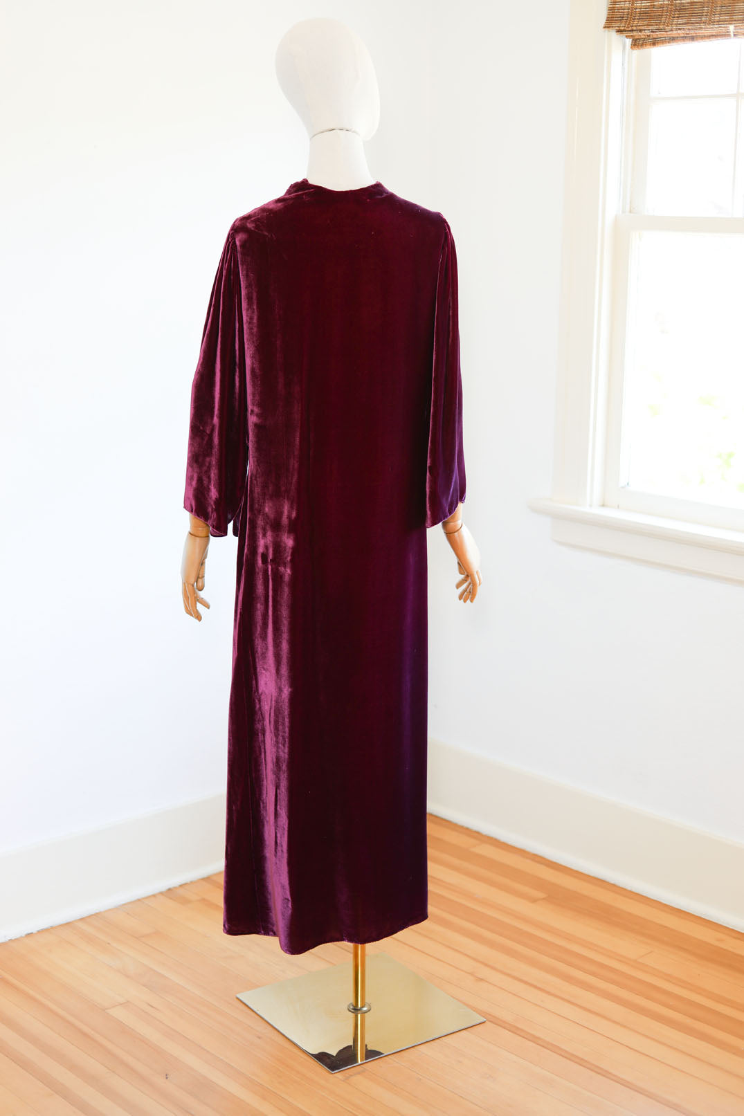 Vintage 1930s Duster or Wrap Dress - STUNNING Violet Purple Silk Velvet Robe Lounging Gown Fits Size XS to XL