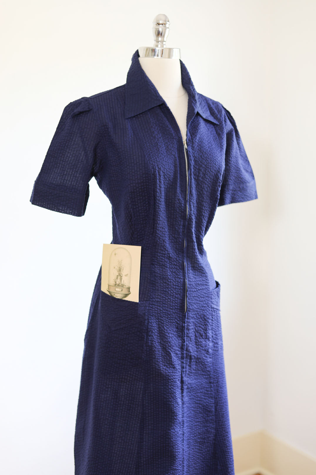 Vintage 1940s Cotton Work Dress - DEADSTOCK Metal Zipper Front Navy Blue Cotton Seersucker w Pockets Size M - L