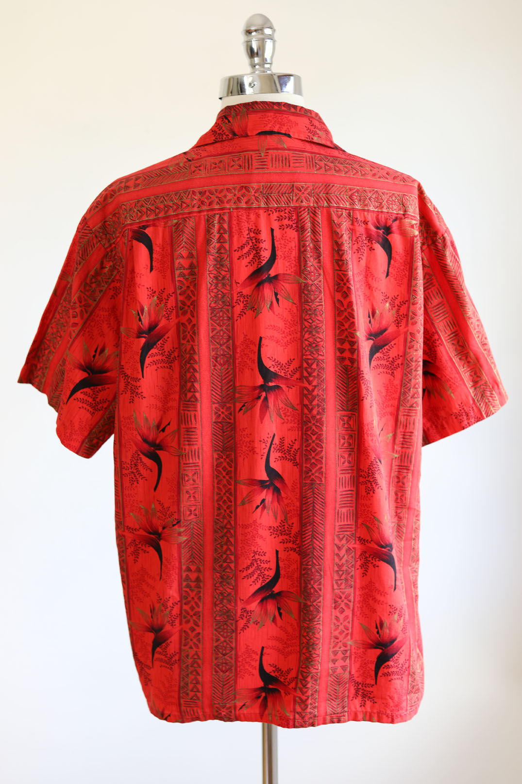 Vintage 1950s to 1960s California-Made Shirt - Red + Metallic Gold Hand-screened Cotton Birds of Paradise Button-Loop Collar Size M L XL