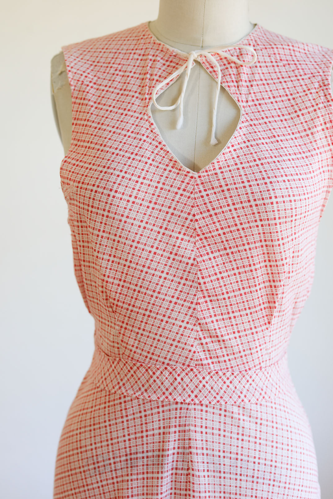 Vintage 1930s Cotton Dress - ADORABLE! Pink Deco Plaid w Era Repairs, Neck Tie, Feed Sack Cotton Sundress Size S