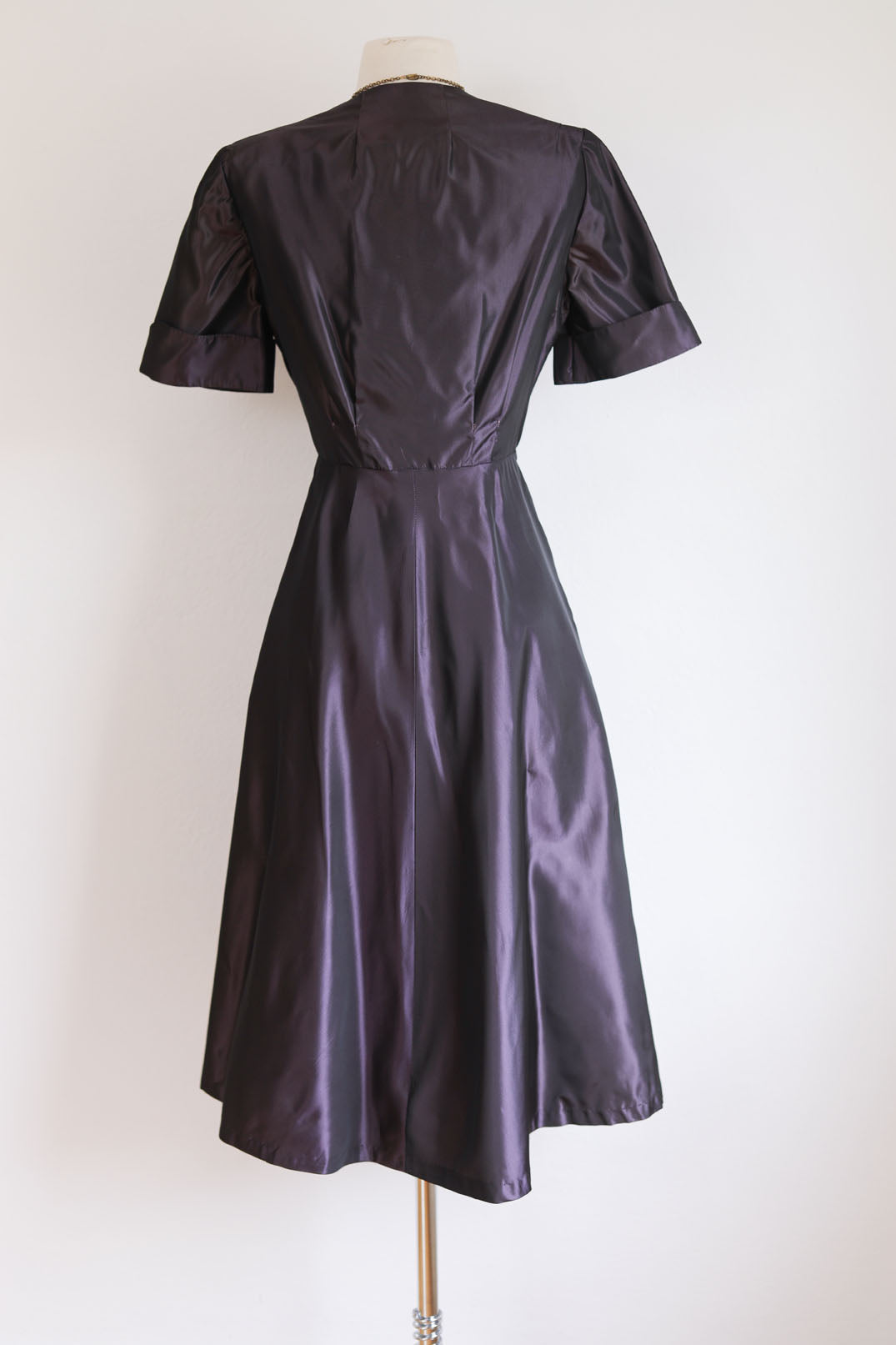 Vintage 1940s Dress - Exceptional Deep Violet Silk Taffeta + Velvet Cocktail Party Dress w Beaded Leaves Size M to L