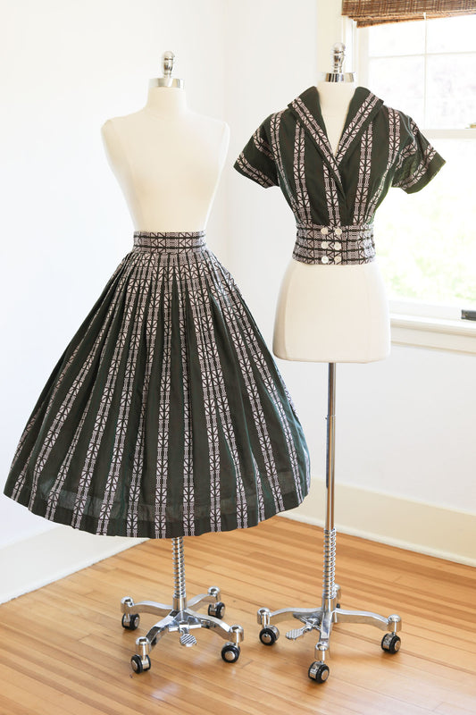 Vintage 1950s Dress Set - STUNNING Olive to Burgundy Chambray Woven w White Blouse + Skirt Size M