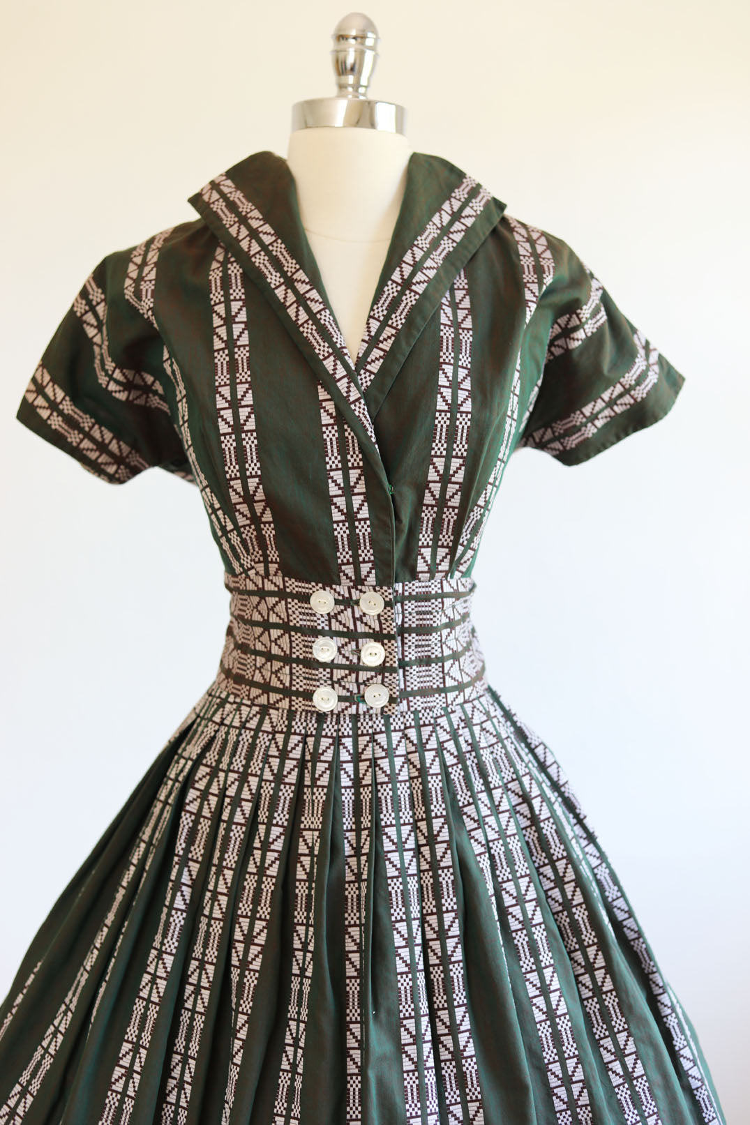 Vintage 1950s Dress Set - STUNNING Olive to Burgundy Chambray Woven w White Blouse + Skirt Size M