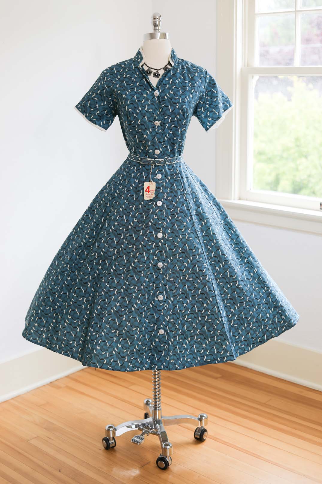 Vintage 1950s Dress - DEADSTOCK Penney's Teal Blue Black White Print Cotton Coat Dress w Lucite Size L - XL