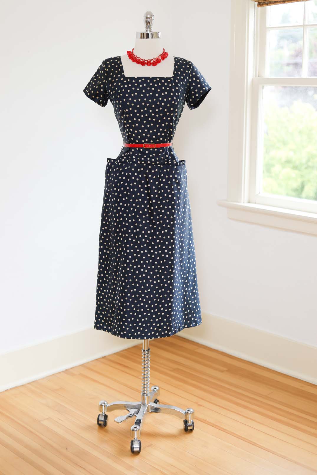 Vintage 1950s Dress - TURBO POCKET Navy + Cream Polka Dot Cocktail w Sweeping Fishtail Rear Size M