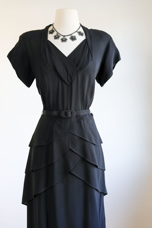 Vintage 1940s Dress - Big Shoulder Sweetheart w Layered Leaves Black Rayon Belted Dress Size M