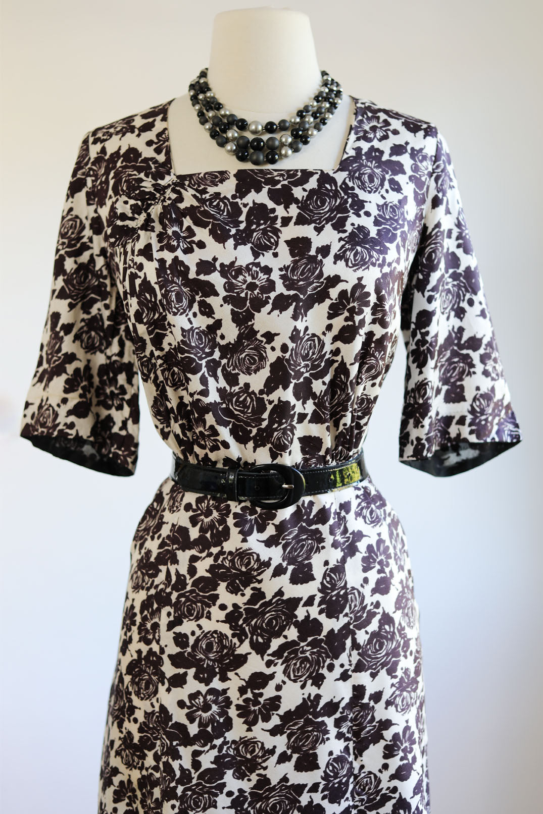Vintage 1950s Dress - Volup Black White Rose Print Frilled Cocktail Dress w Cropped Jacket Size L to XL
