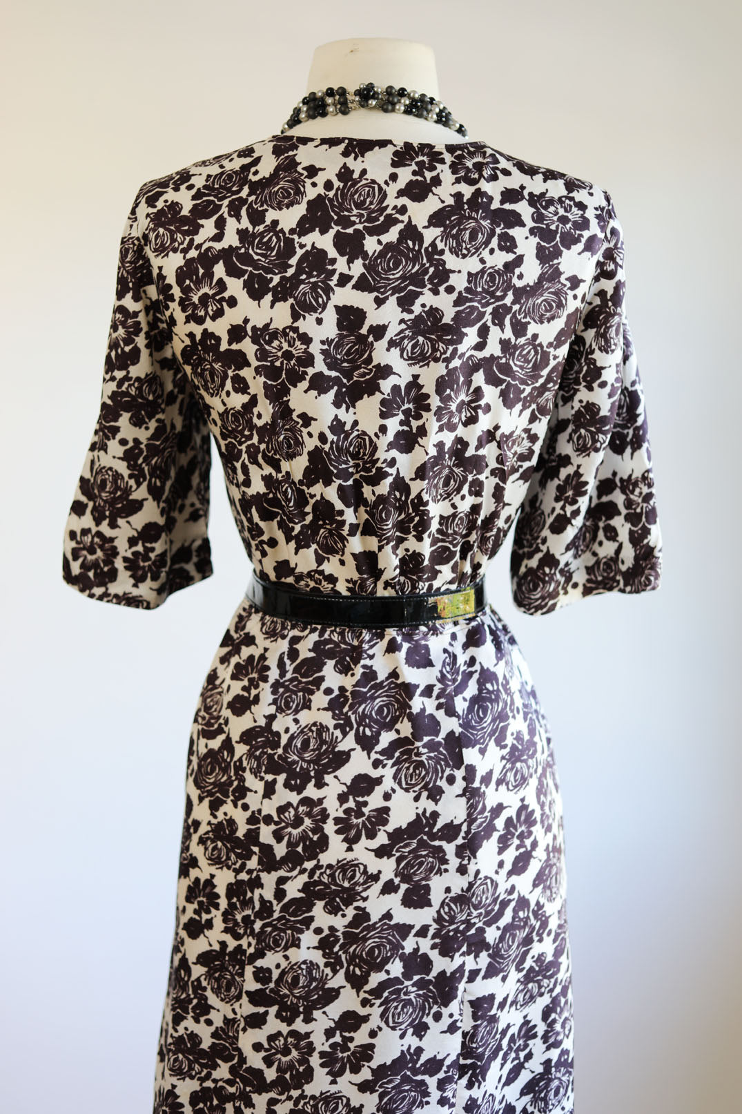 Vintage 1950s Dress - Volup Black White Rose Print Frilled Cocktail Dress w Cropped Jacket Size L to XL
