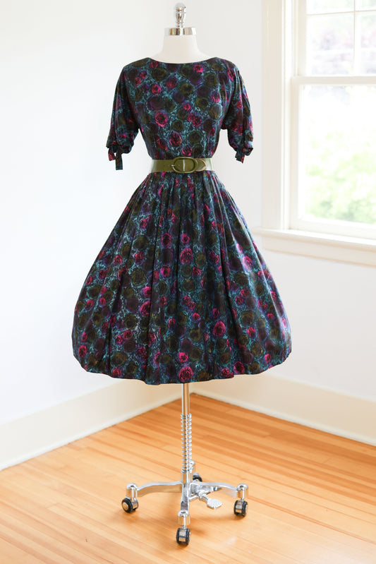 Vintage 1950s Dress - DARLING Moody Jeweltone Rose Print Dress w Cuff Ties Size L - XL