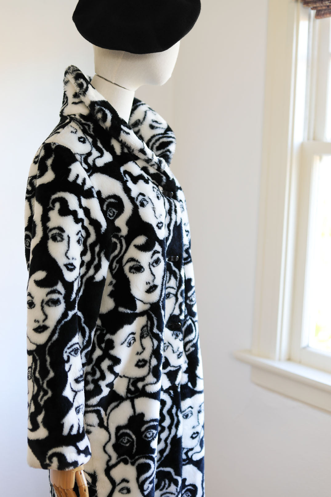 Vintage 1980s RARE Novelty Print Coat - Black White Deco Faces New Wave Faux Fur Teddy Coat Size XS S M