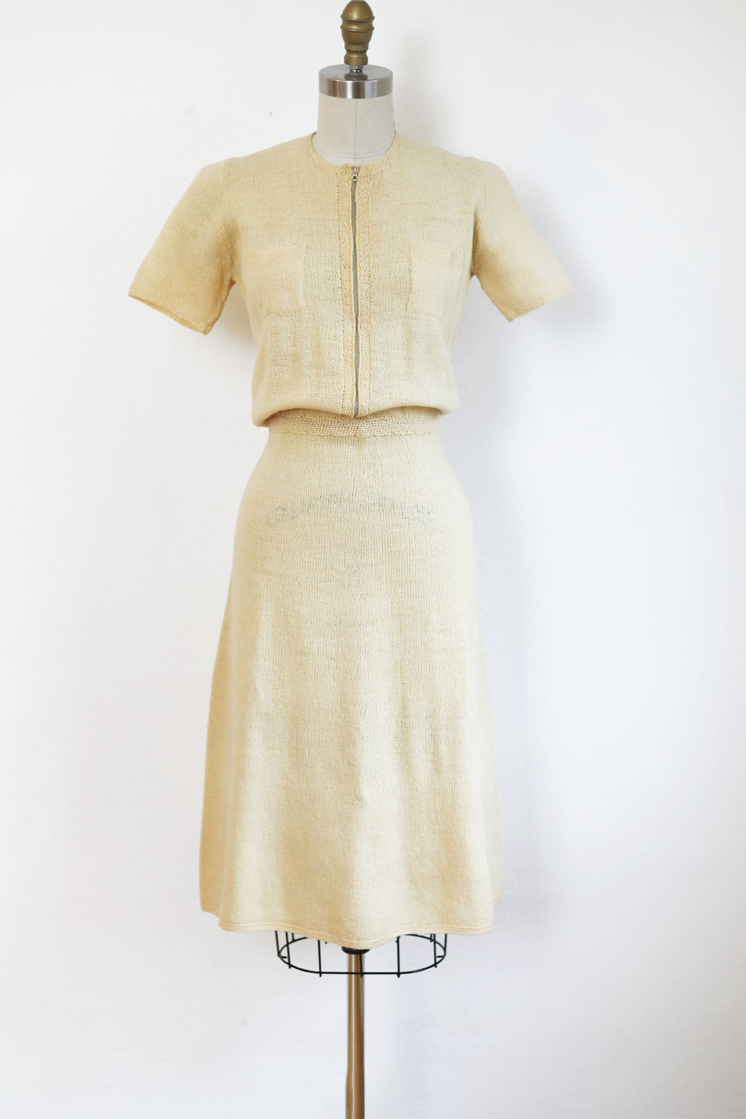 Vintage 1930s Knit Dress - Buttercream Hand-Made Knitwear Dress w Bell Pull Front Metal Zipper Size S to M