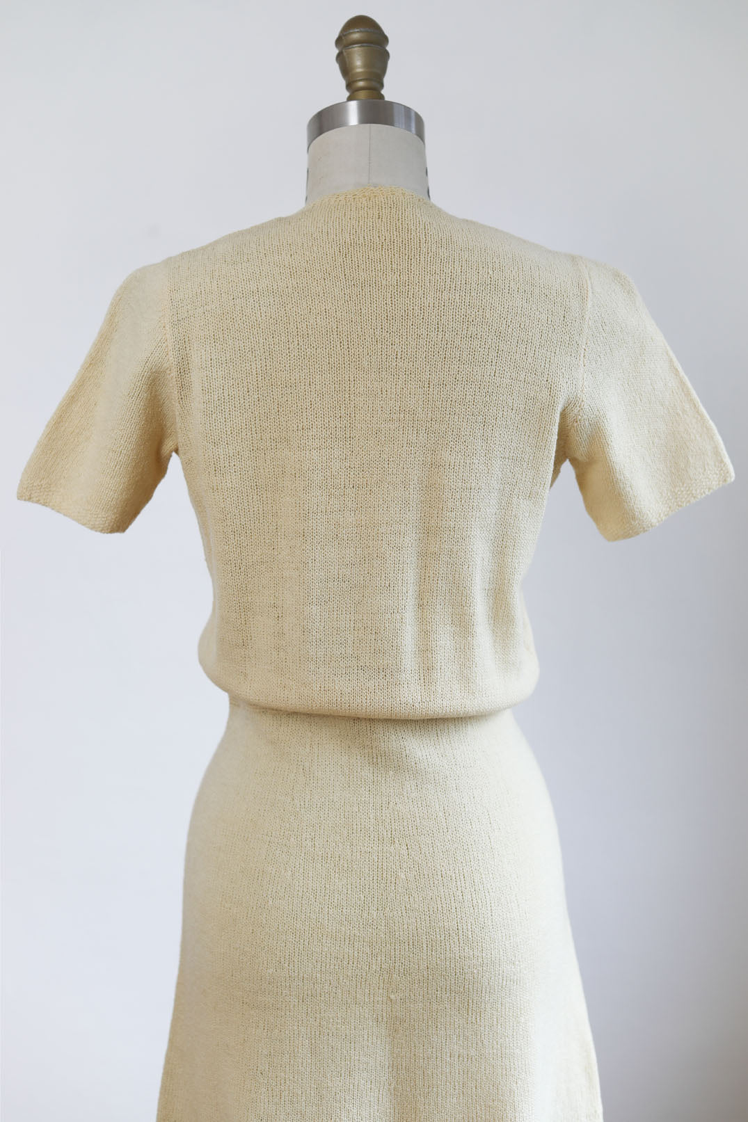 Vintage 1930s Knit Dress - Buttercream Hand-Made Knitwear Dress w Bell Pull Front Metal Zipper Size S to M