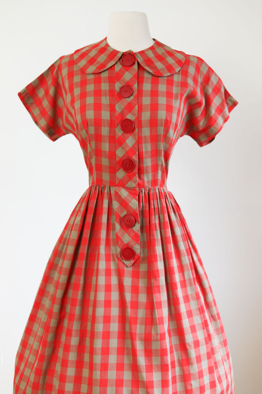 Vintage 1950s Shirtwaist - Jaunty Cherry Tan Plaid Cotton w Big Red Bakelite Platter Buttons Dress Size L