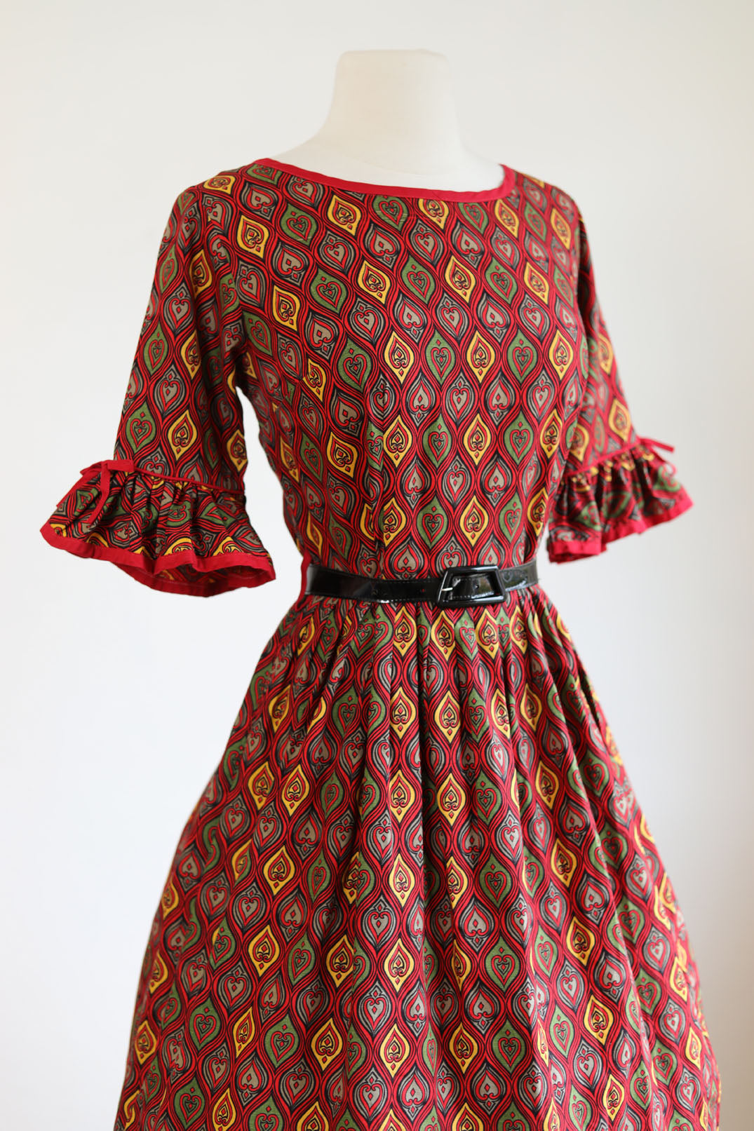 Vintage 1950s Dress - Flame Print Scarlet Mustard Olive Cotton w Belled Bow Sleeves Size M to L
