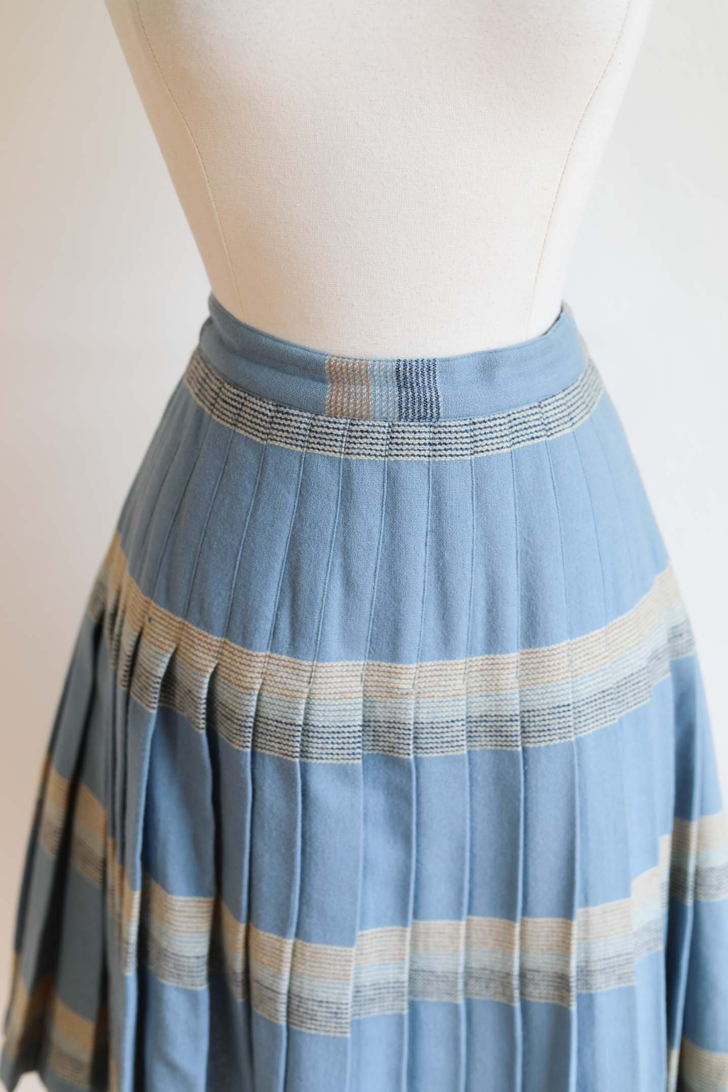 Vintage 1950s Skirt - Pendleton TURNABOUT Reversible Pleated Blue Peachy Tan Plaid Skirt Size M