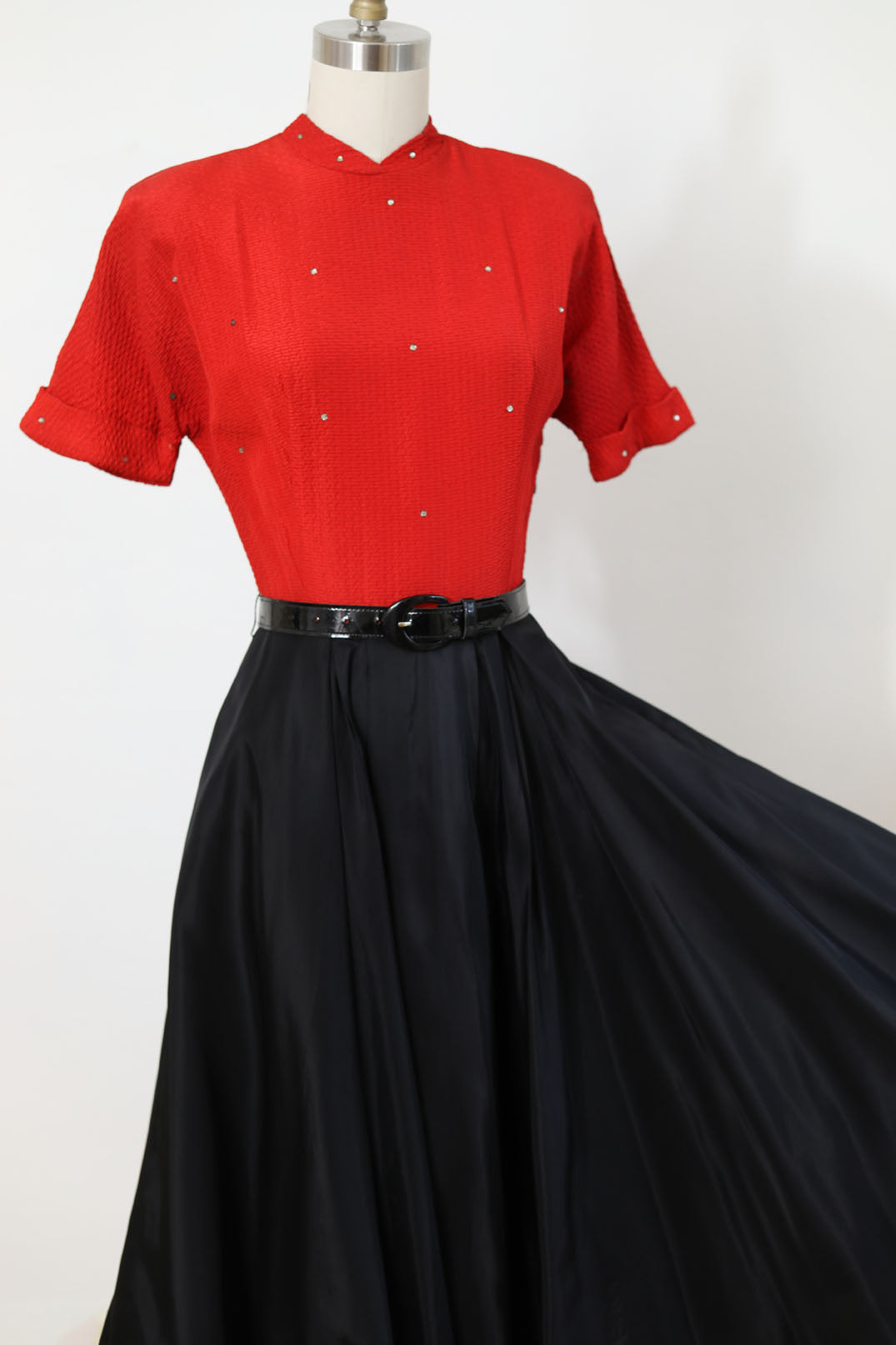 Vintage Late 1940s Dress - Lipstick Red + Black Seersucker Taffeta Swing Dress w Rhinestones Size S