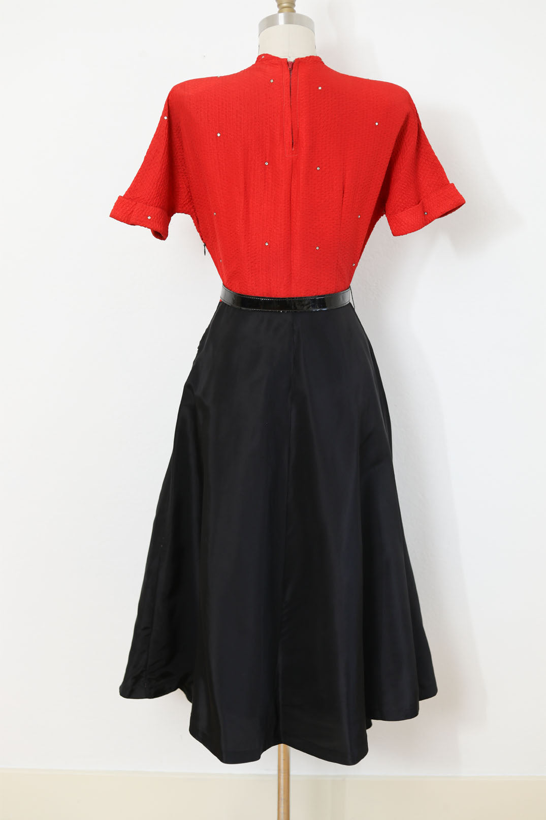 Vintage Late 1940s Dress - Lipstick Red + Black Seersucker Taffeta Swing Dress w Rhinestones Size S