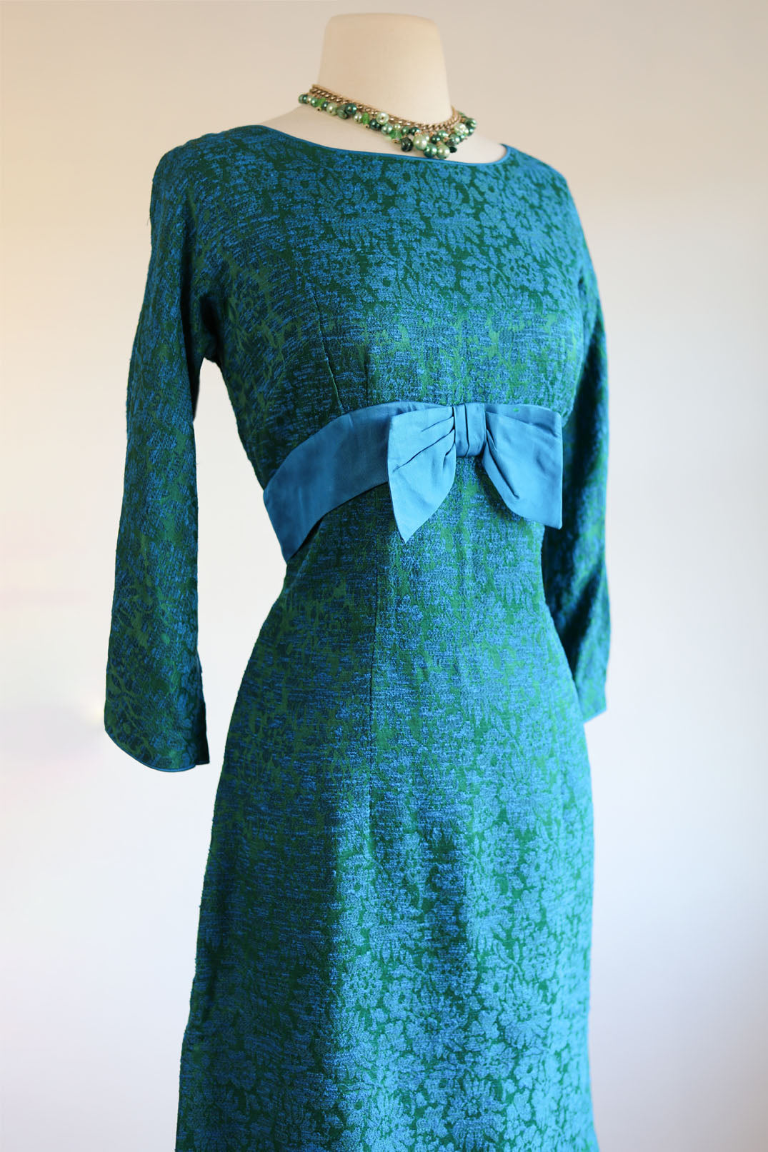 Vintage 1950s to 1960s Dress - Stunning Peacock Hues Shimmery Brocade Cocktail Party Dress Size L
