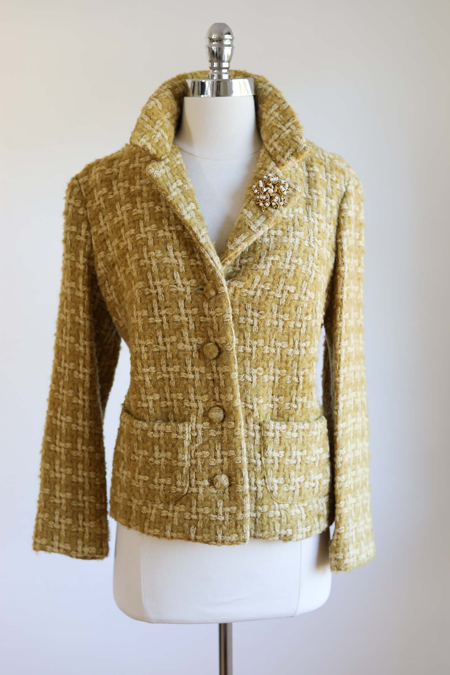 Vintage 1960s Wool Jacket - SHADES OF HONEY Boucle Chanel-esque Beauty Size M to L