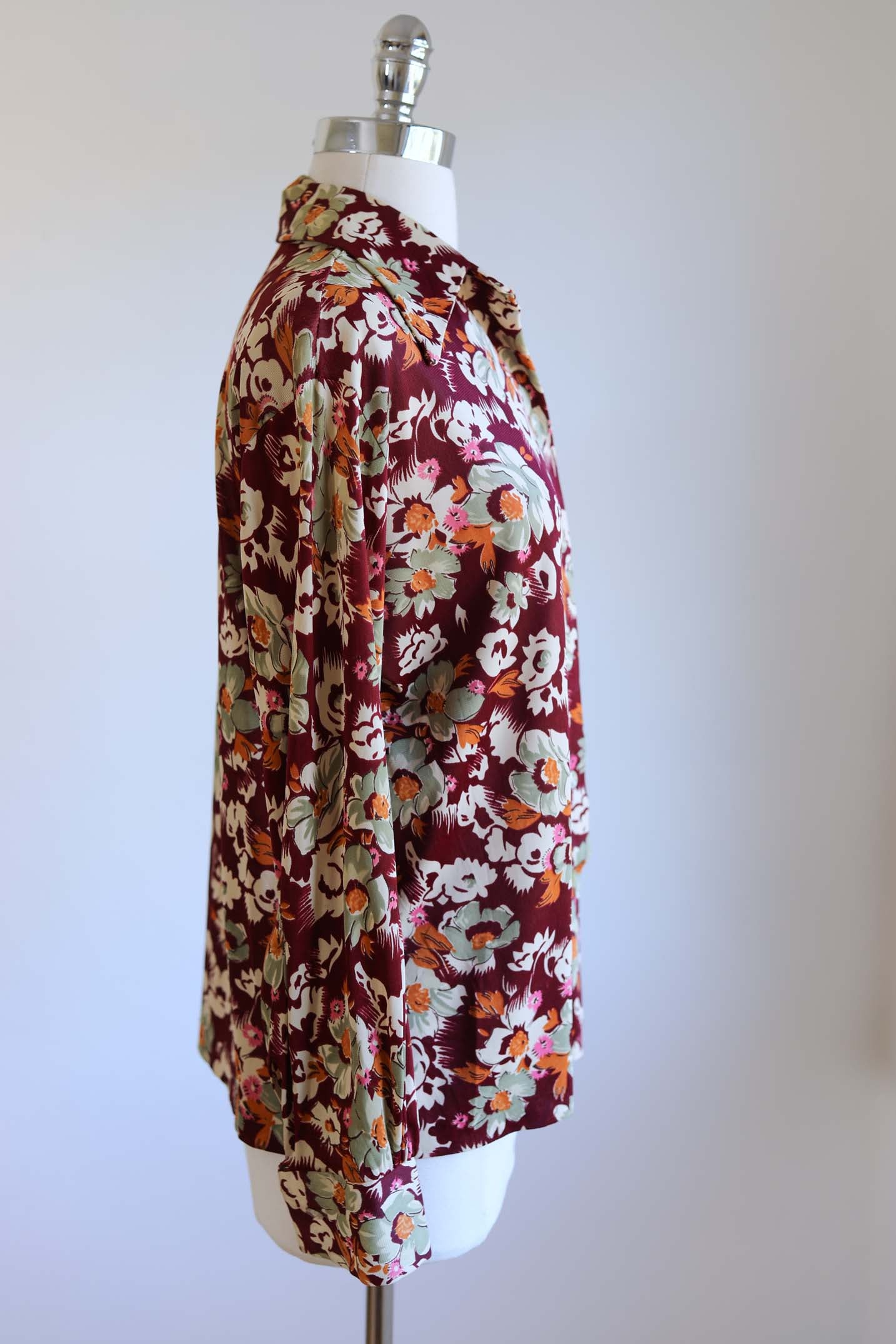 Vintage 1970s Does 1940s Blouse - BEAUTIFUL Dagger Collar Jersey Floral Shirt Size L - XL