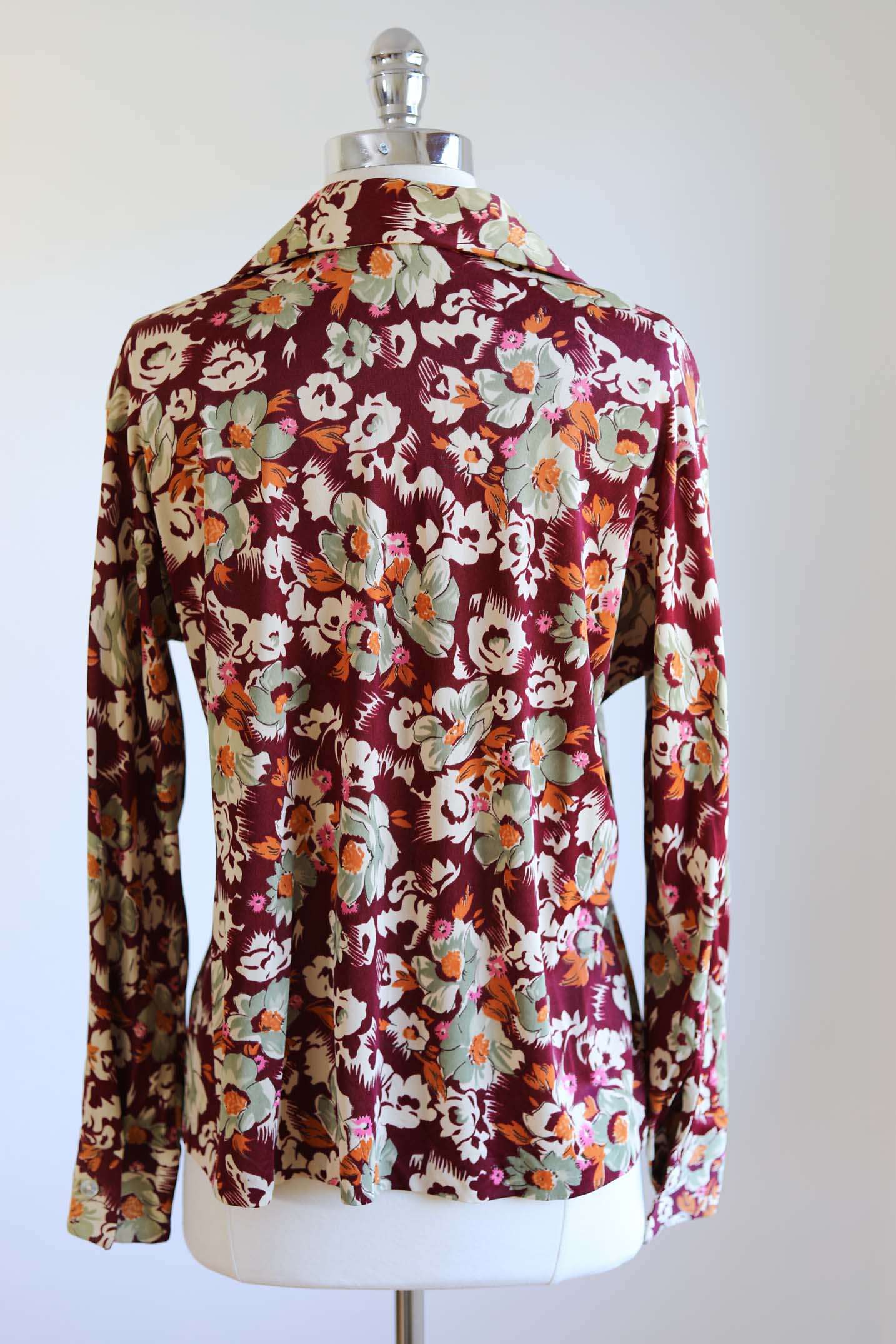 Vintage 1970s Does 1940s Blouse - BEAUTIFUL Dagger Collar Jersey Floral Shirt Size L - XL