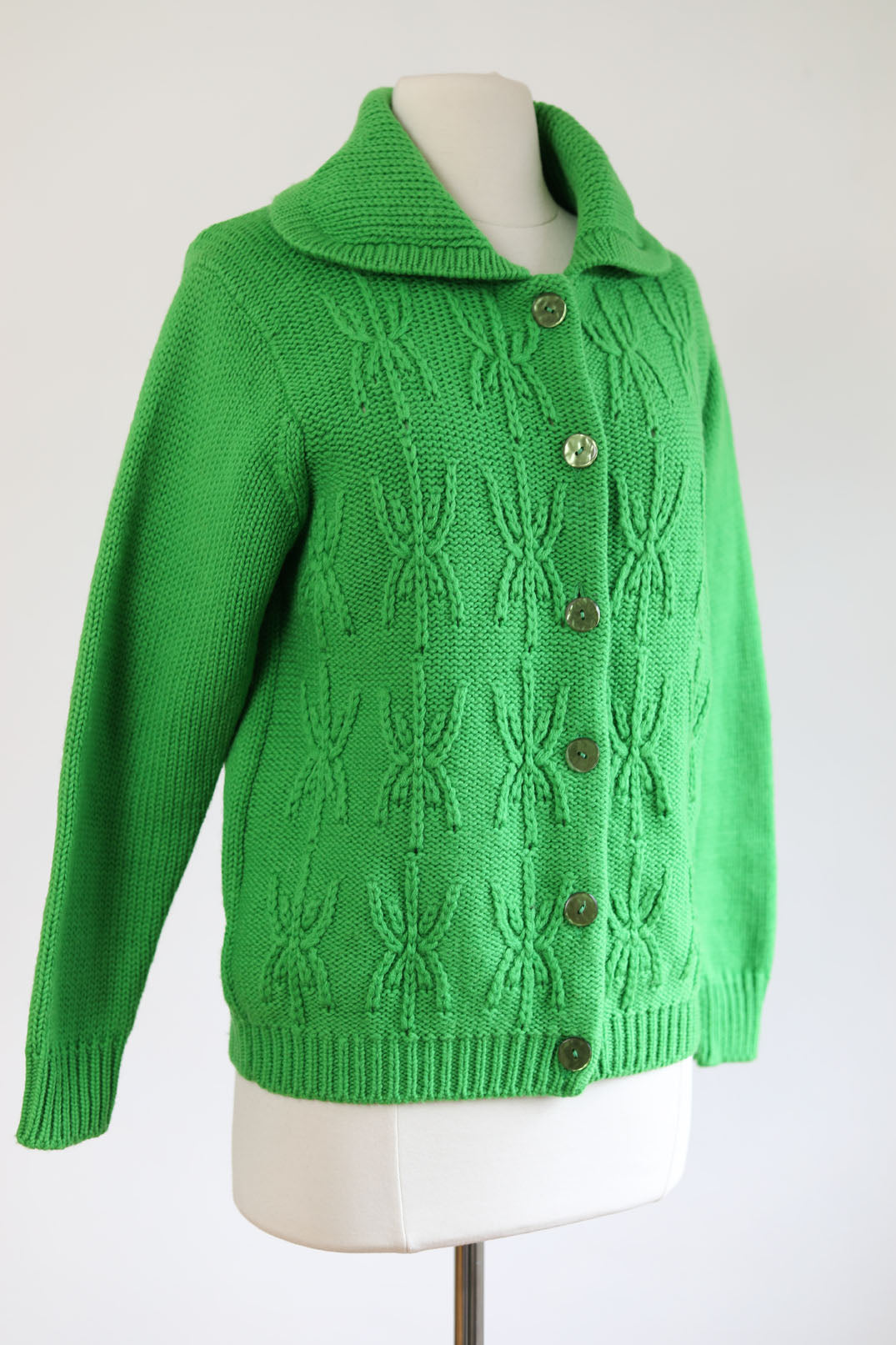 Vintage 1960s Wool Sweater - Apple Green Chunky Knit w Guitar Pick Lucite Buttons Size M to L