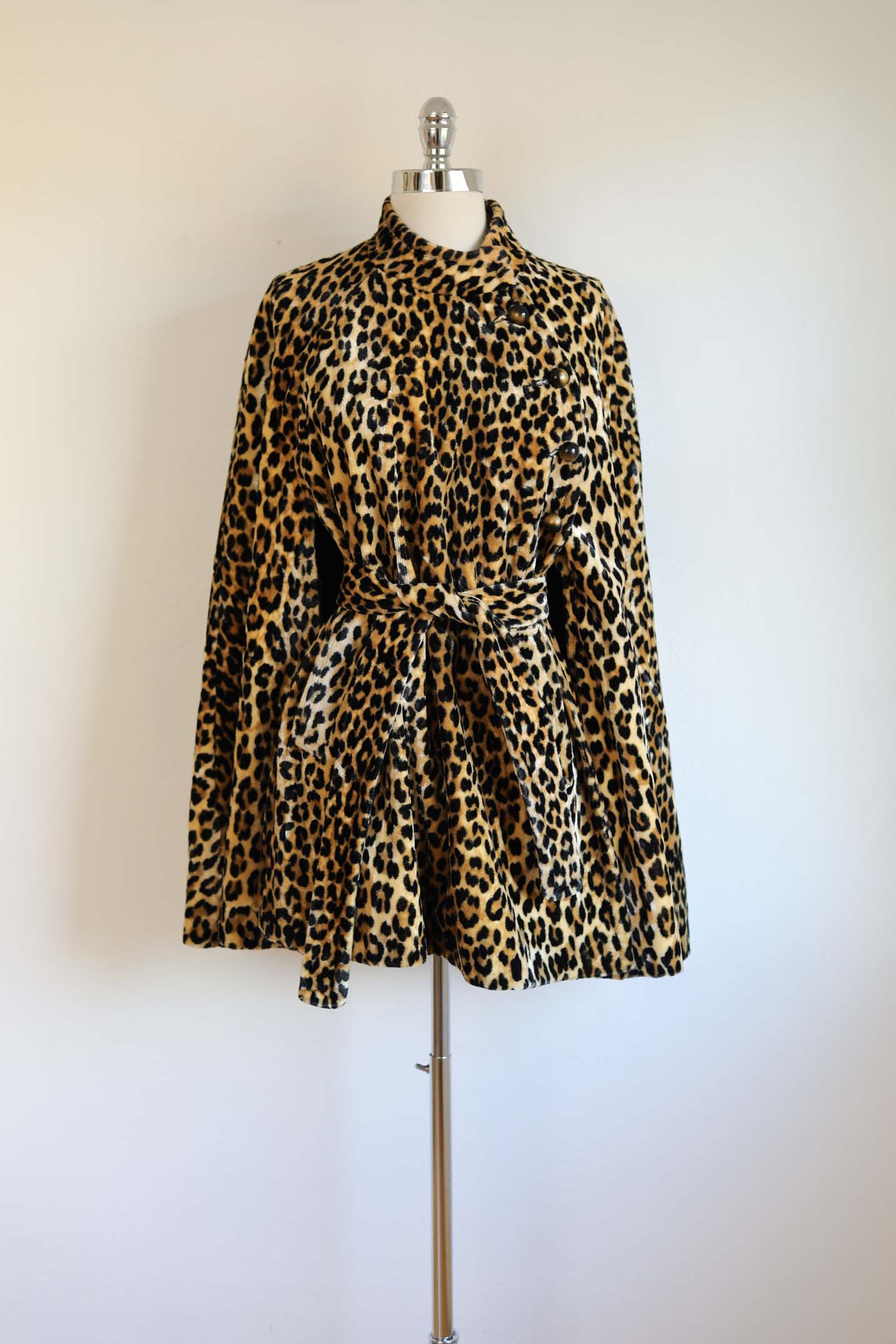 Vintage 1960s Leopard Print Cape - EXQUISITE Upscale Velvety Faux Fur Animal Print w Sash Belt + Domed Buttons Fits S - L