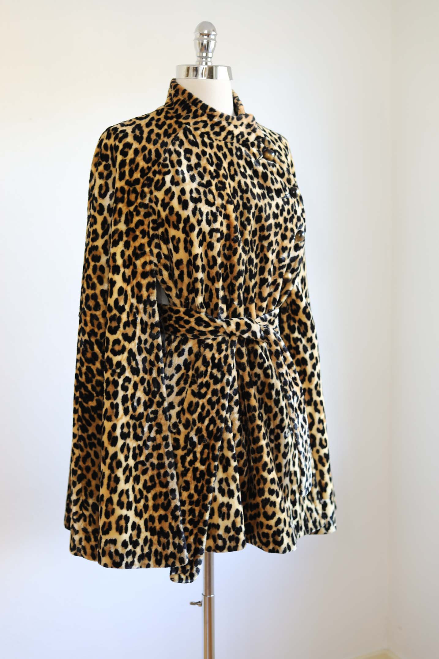 Vintage 1960s Leopard Print Cape - EXQUISITE Upscale Velvety Faux Fur Animal Print w Sash Belt + Domed Buttons Fits S - L