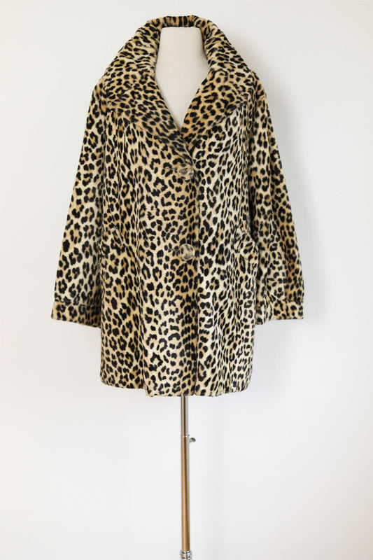 Vintage 1950s Swing Coat - Volup! Velvety-Soft Leopard Print Faux Fur w Bright Olive Green Lining! Size L to XL