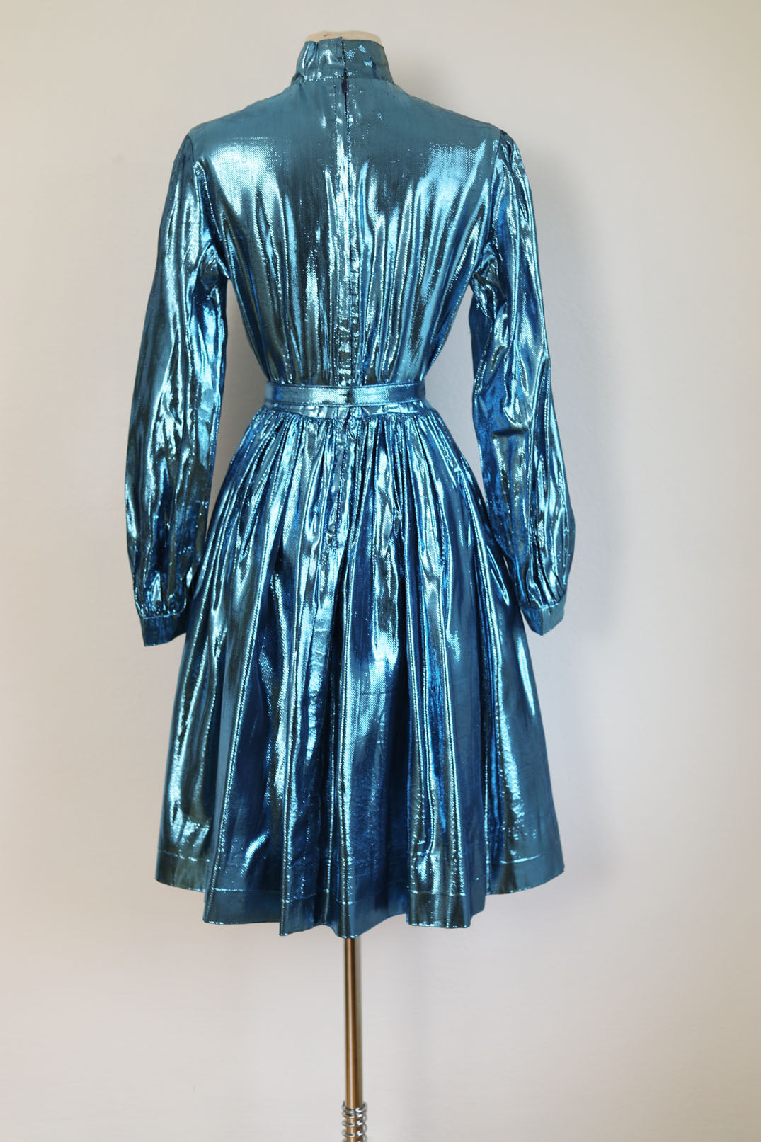 Vintage 1960s Blue Tinsel Lurex Dress - Rare Glittering Glossy Avant-Garde Midcentury Modern Cocktail Party Dress Size S to M