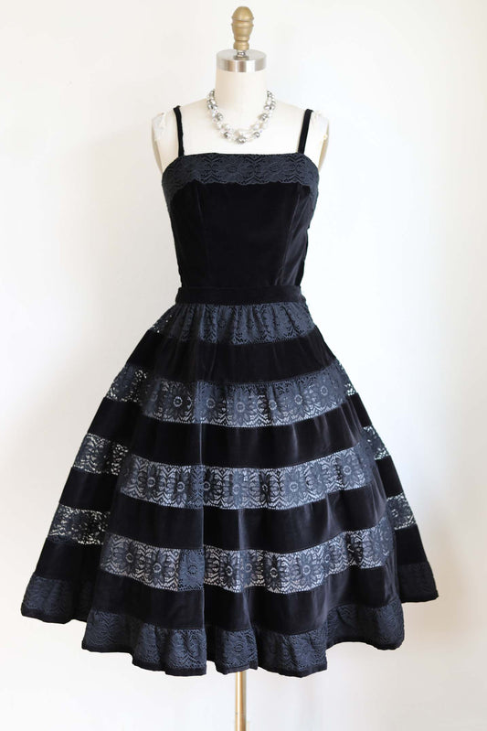 Vintage 1950s Party Dress Set - STUNNING Black Velveteen + Lace Tailored Blouse + Full Skirt Size XS - S