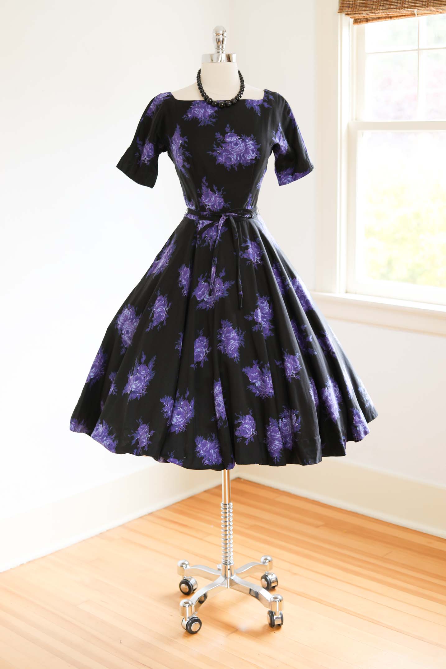 Vintage 1950s Rose Print Dress - LUSH Black Blue Violet L'aiglon Cotton Belted Full Skirt Dress Size XS - S