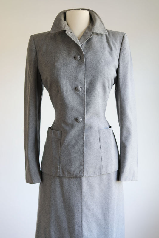 Vintage 1940s to 1950s Suit - Soft Grey Flannel Finish Deco Sculpted Jacket Blazer + Skirt Size S to M