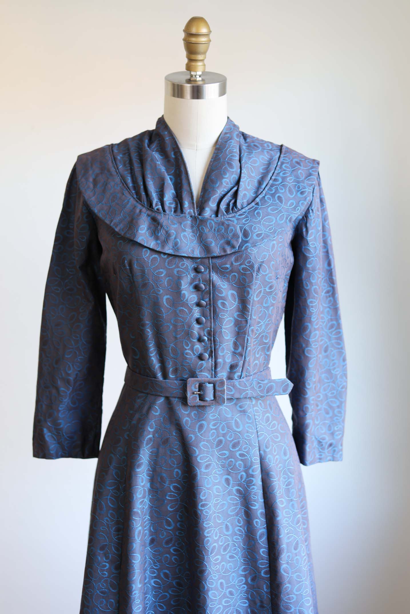 Vintage 1940s to 1950s Party Dress - MESMERIZING Electric Blue Loop-de-Loop Design Dress Size M - L