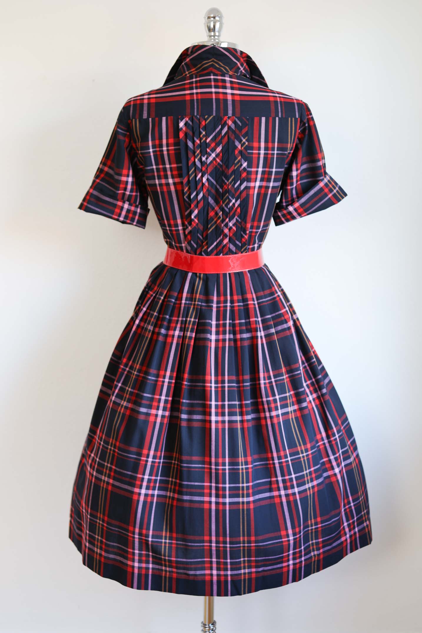 Vintage 1950s to 1960s Dress - FAB Black, Red, Pink, Mustard Plaid Soft Cotton Blend Shirtwaist Size M to L