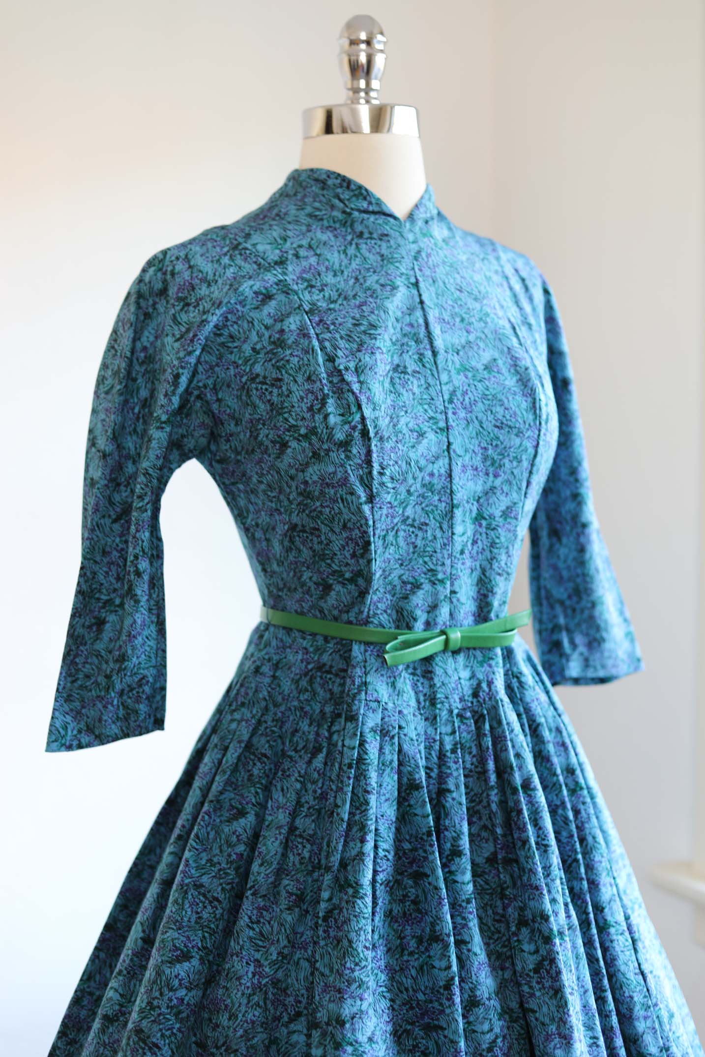 Vintage 1950s Party Dress - SCULPTED Princess Dress w Atomic Collar + Wicked Grass Print Size S