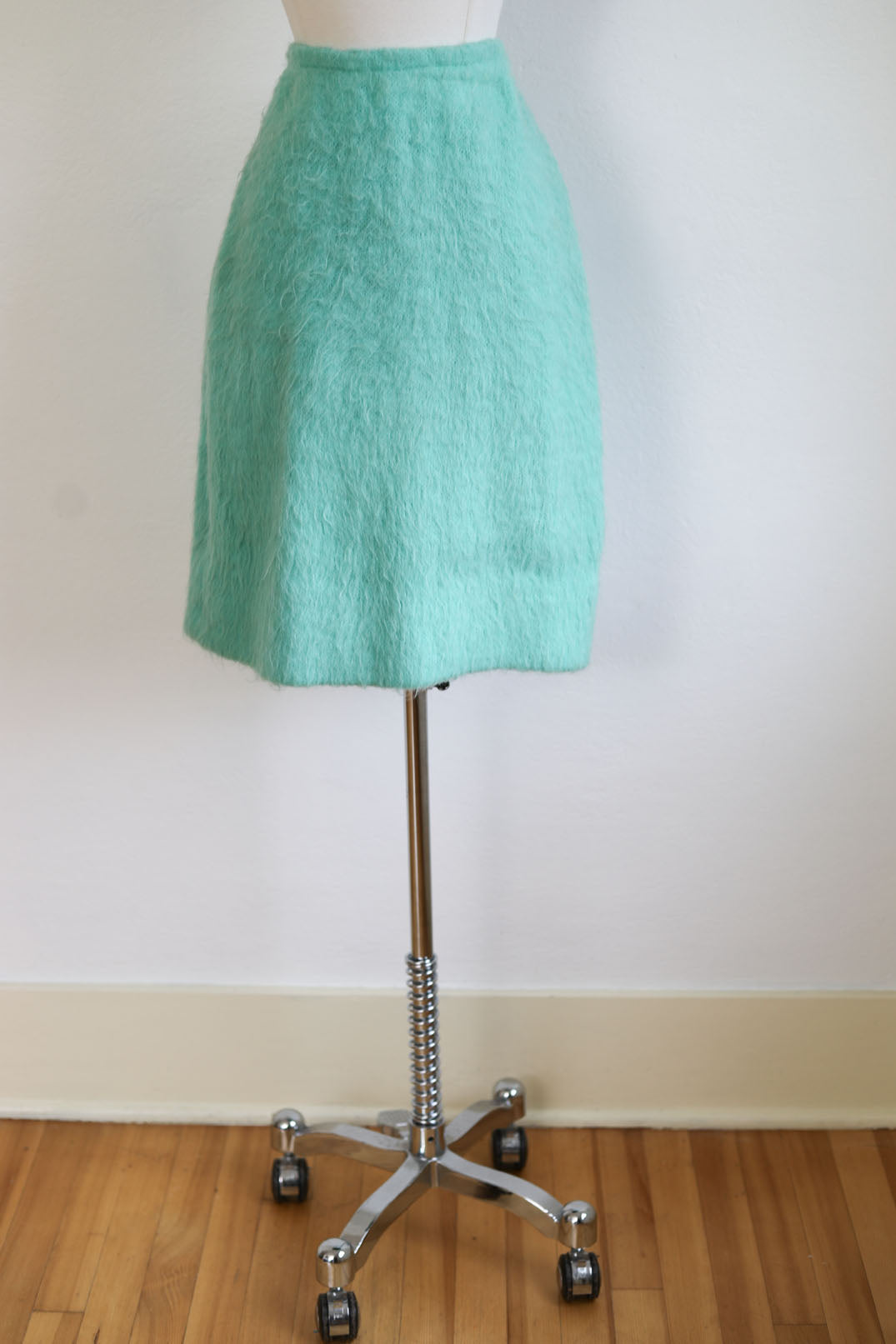Vintage 1960s Shaggy Knit Mini Skirt - Rare! Faux Fur/Mohair Hairy Mint Green A-line Skirt Size S to L