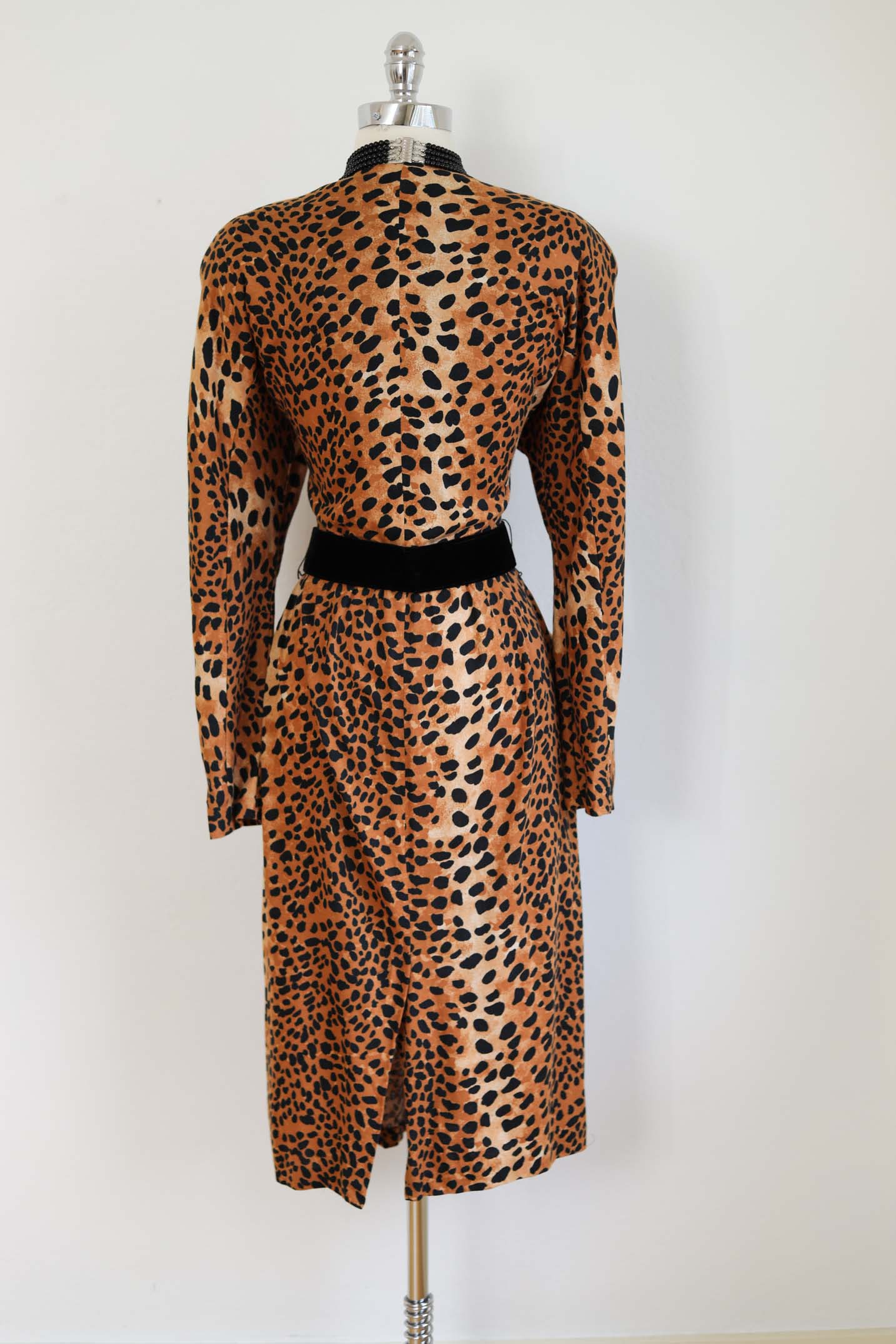 Vintage 1980s Leopard Print Dress - ABSOLUTE FIRE Plunge Neckline Hip Pocket Neiman-Marcus Jersey Dress Size S - L